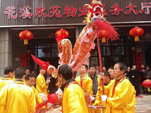 龍燈進(jìn)小區(qū)，安居喜樂居